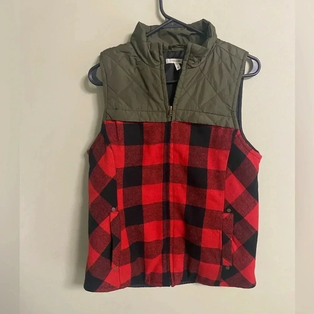 Maurices Size Medium Red Black Buffalo Check Flannel Vest Green Quilted Accent